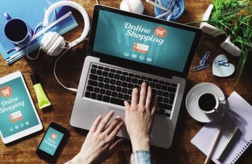 最后來說一個正能量的故事，一個關(guān)于兩代人理性消費理性投資的故事。