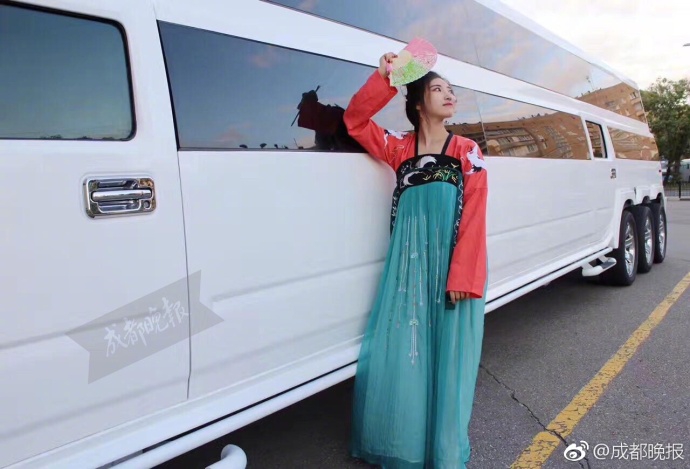 組圖:別樣畢業(yè)旅行 成都妹子帶漢服去俄羅斯